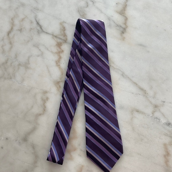 DKNY Men’s Necktie - Picture 2 of 6